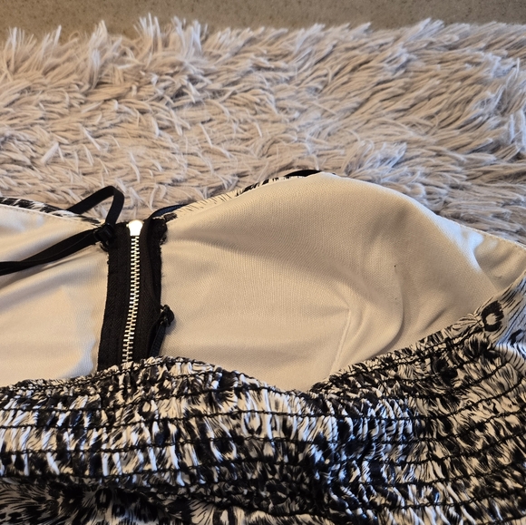 DOTS Zip Up Top Size (Small-Med) - Picture 11 of 12